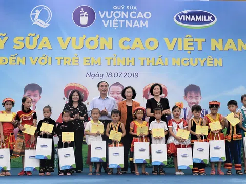 Quỹ sữa Vươn Cao Việt Nam: Nỗ lực vì sứ mệnh:“Để trẻ em đều được uống sữa mỗi ngày\"